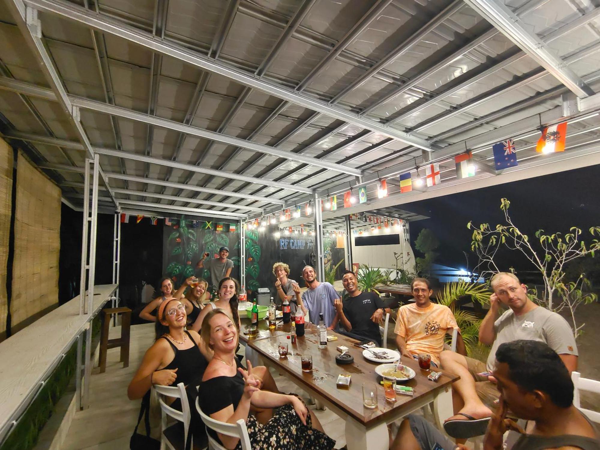 Отель Surf Camp 79 Kuta  Экстерьер фото