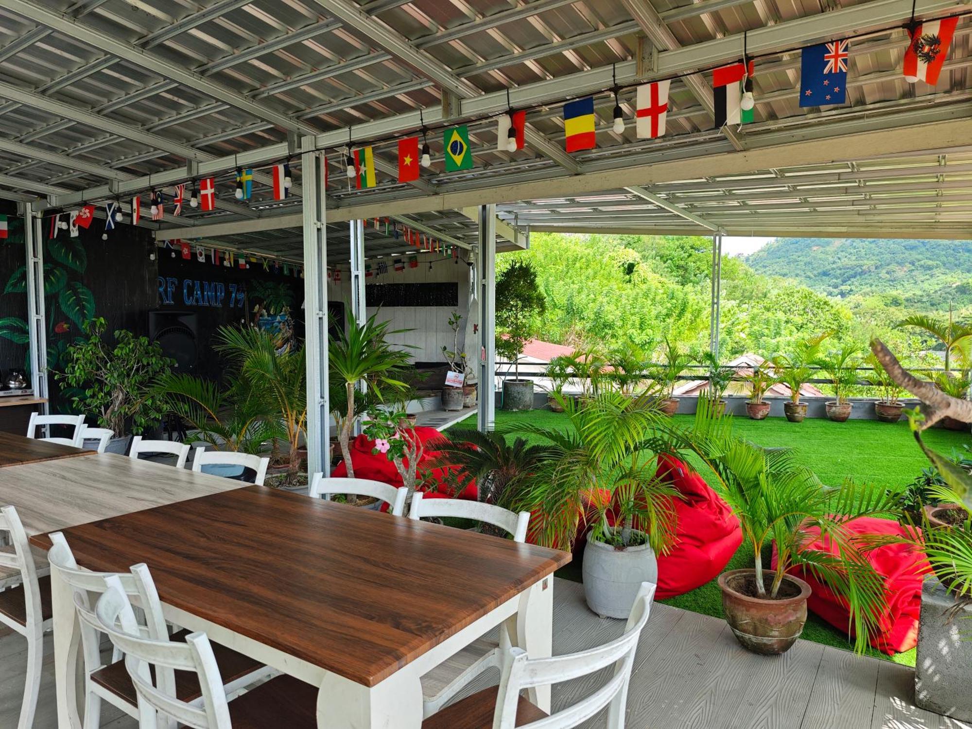 Отель Surf Camp 79 Kuta  Экстерьер фото