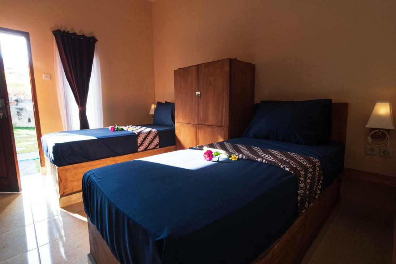 Отель Surf Camp 79 Kuta  Экстерьер фото