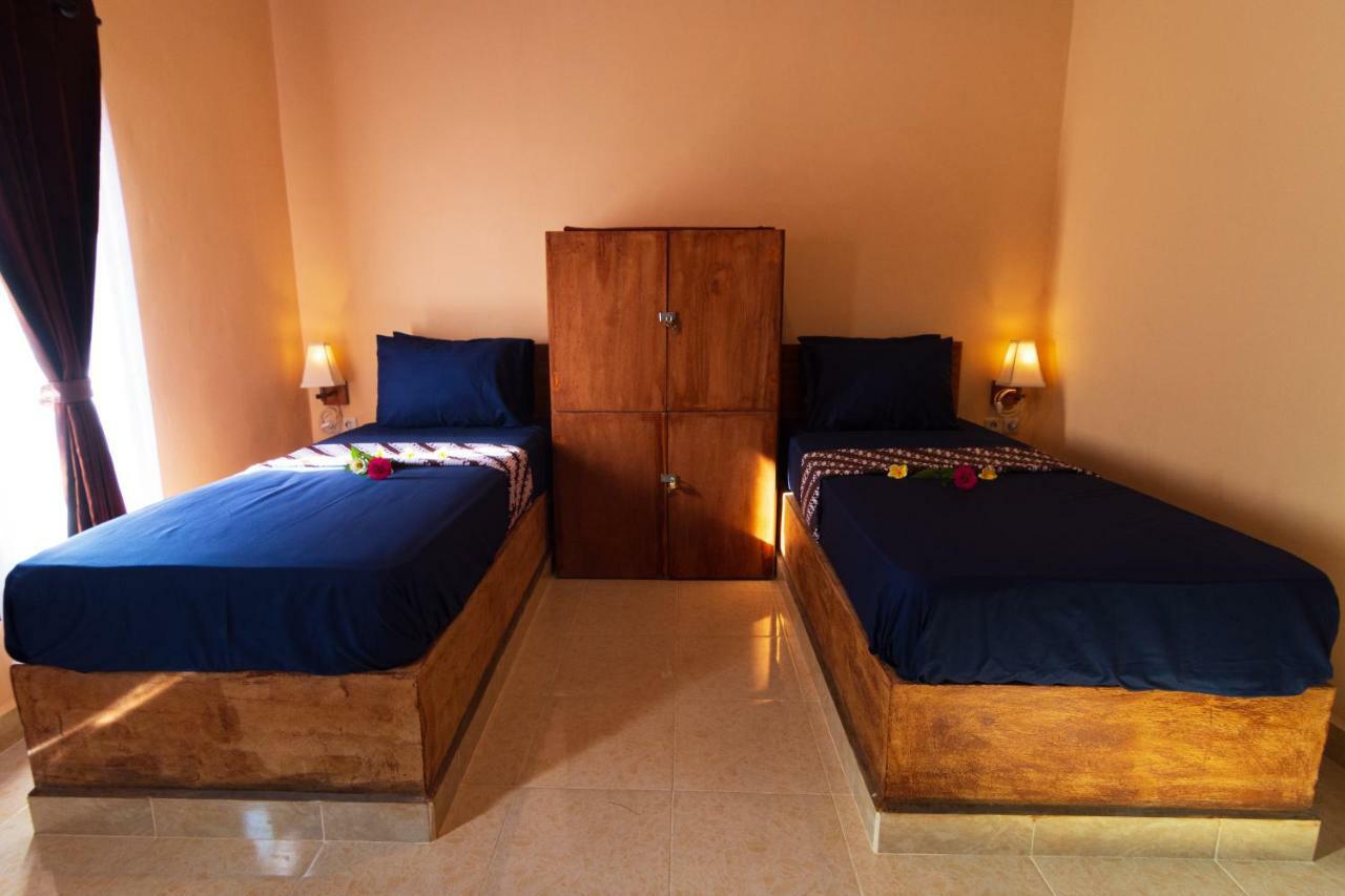 Отель Surf Camp 79 Kuta  Экстерьер фото